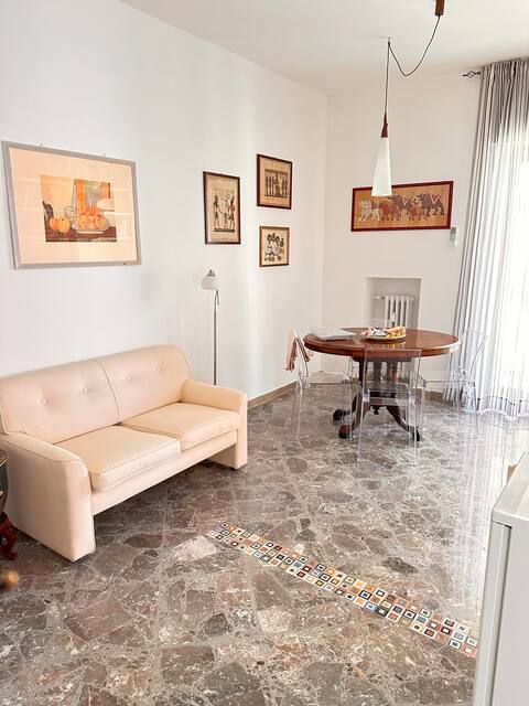 Top performing Airbnb: apartment in the center of bari in Bari