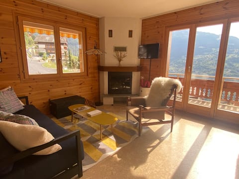 Top performing Airbnb: Beautiful bright apartment in Veysonnaz