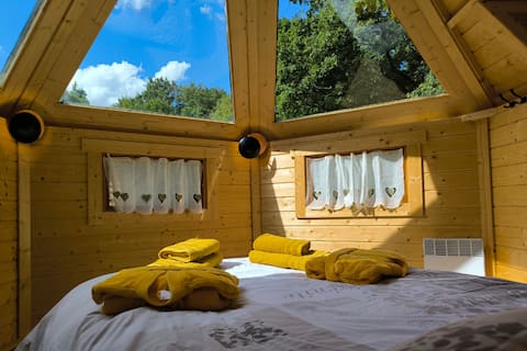 Unusual Starry Cabin, Private Spa and Breakfast