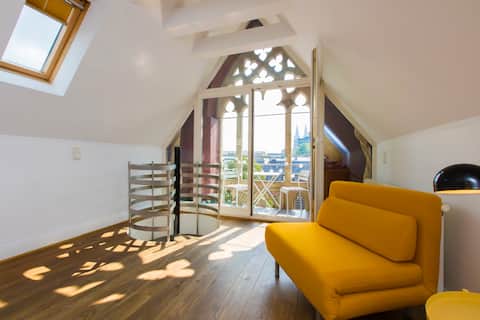 Popular Airbnb listing: statthaus - Domblick-Suite in Altstadt Nord