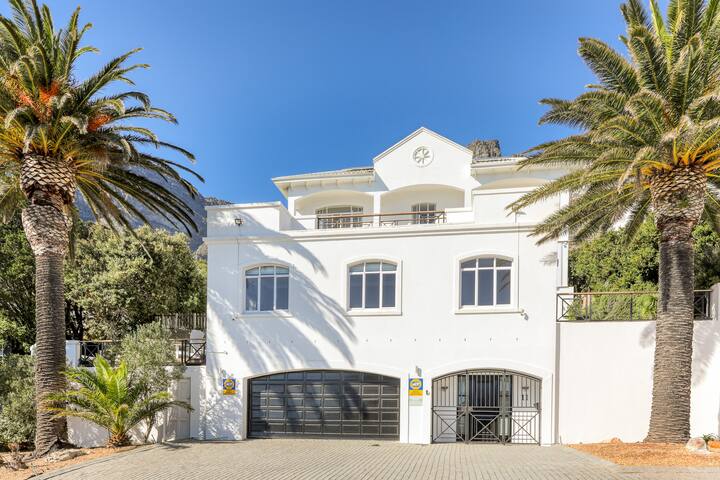 Camps Bay Family Home gallery image 2