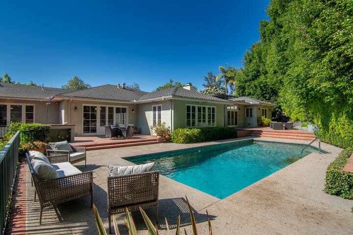 Holmby Hills 6 Bedroom Villa with Pool