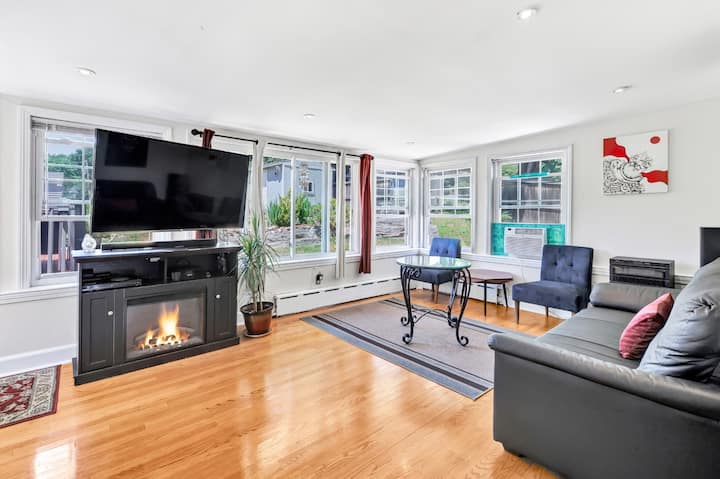 Beautiful Home Residential Area - Stamford