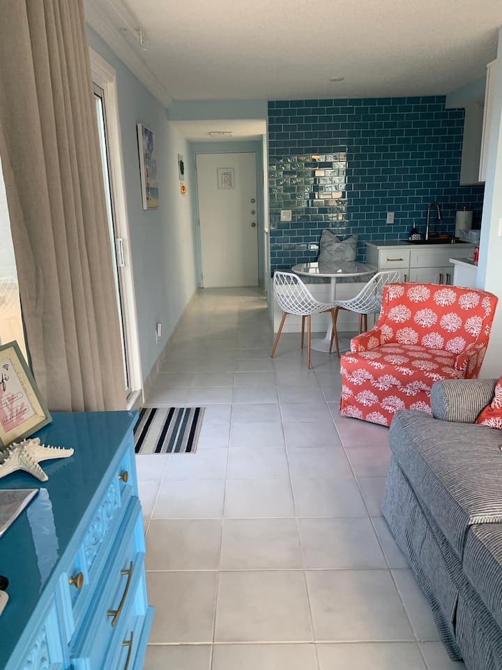 Beachside Ocean View Studio - The Bahamas
