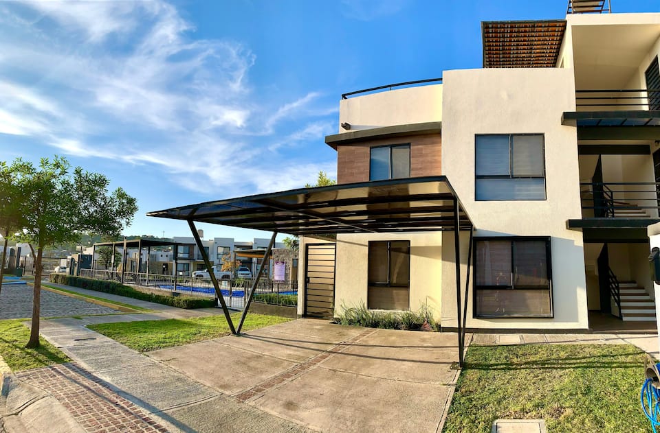 Top-earning Airbnb listing in La Piedad de Cabadas, 2 bedrooms