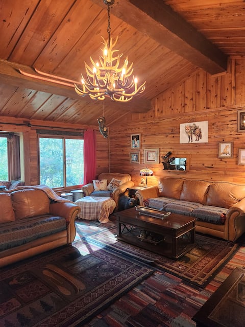 Fox Hollow, beautiful 4 bedroom home in Quincy