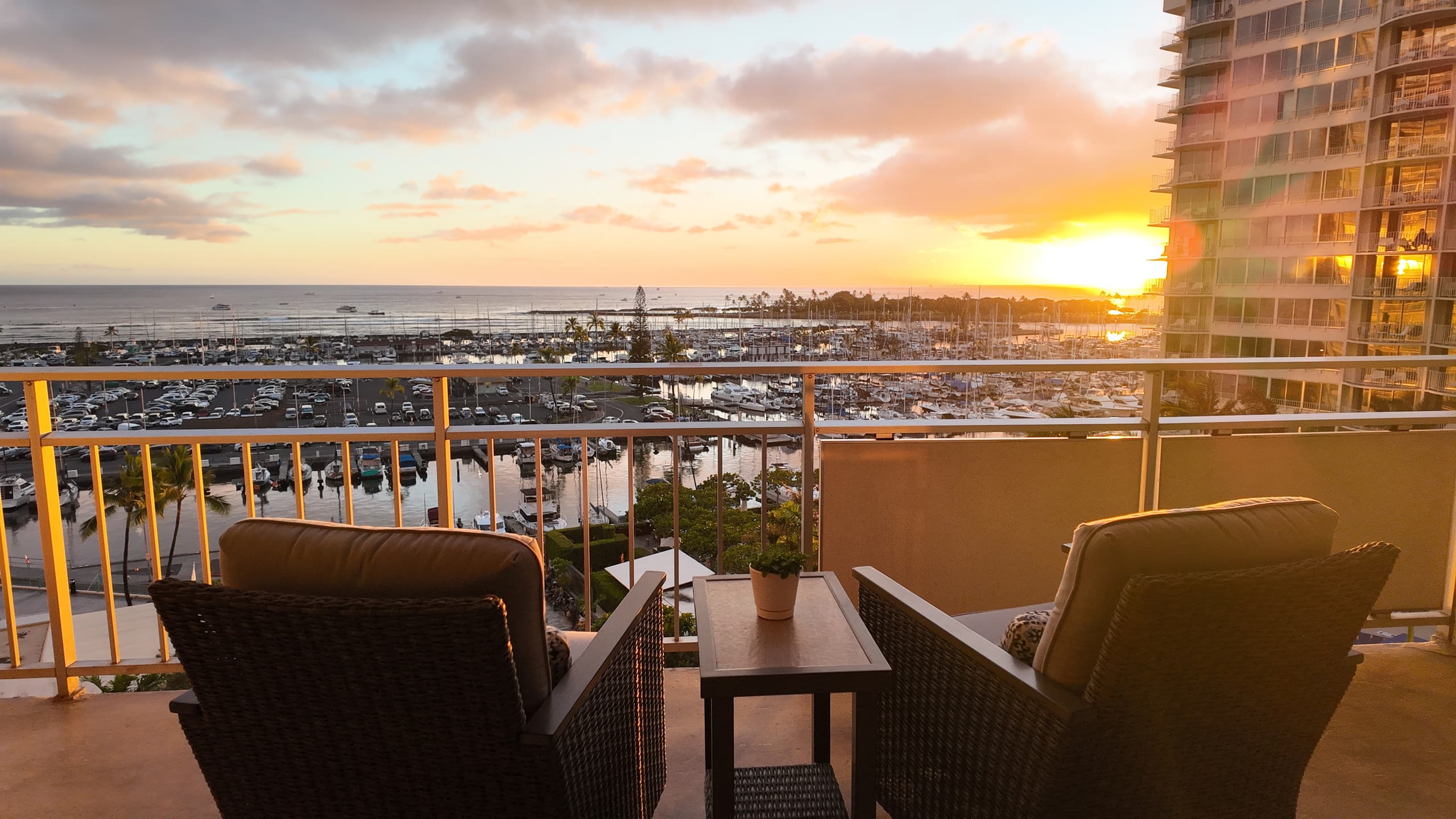 Waikiki Ocean View - Ilikai 808 + Free Parking - Image 3