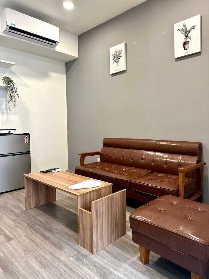 D301 / Sogo Dep. / Mrt / Daan / East District - Taipei