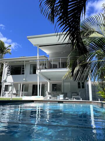 Coastal Retreat/Resort 4 Bed 3.5 Bath