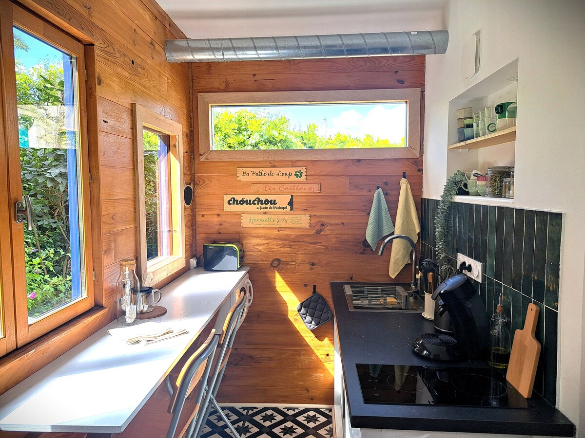 Top Airbnb: La Cabane des Dunes _ Private parking en Poitiers