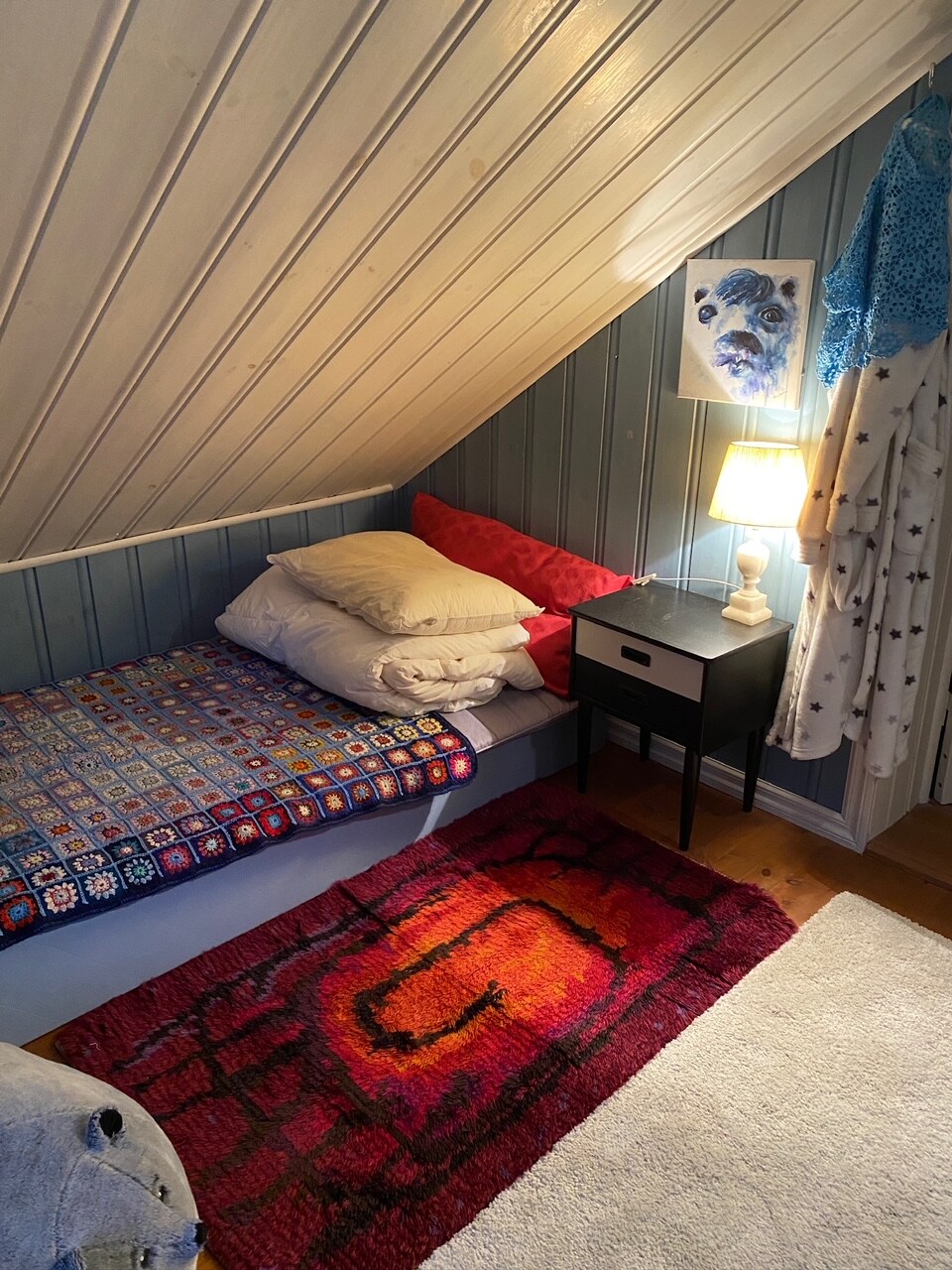 Спалня в лофт (NB! ниско под тавана)