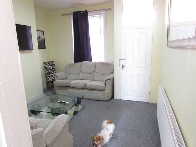 6 guests house for professionals gallery image 3