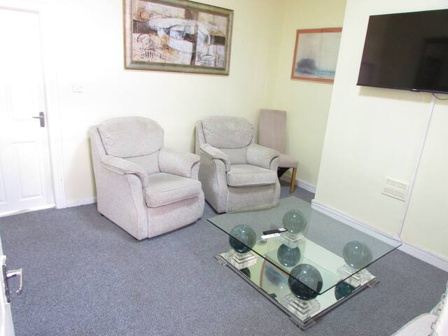 6 guests house for professionals gallery image 4