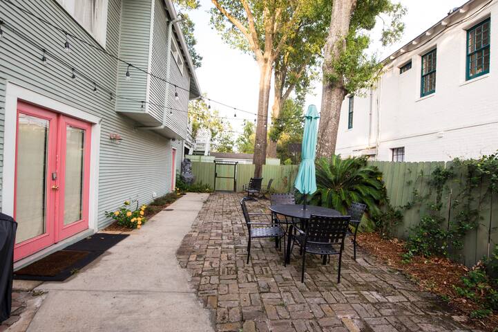 Room for everyone in Uptown! gallery image 4