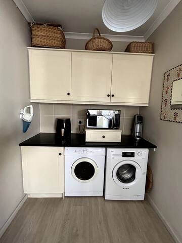 Family Home in Tokai. gallery image 3