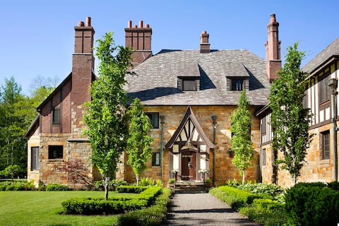 Winthrop Estate - 1925 Charm & Modern Luxury