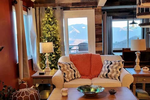 Top performing Airbnb: Honeymoon on a Budget! Million $ Views! August $90 in Gatlinburg