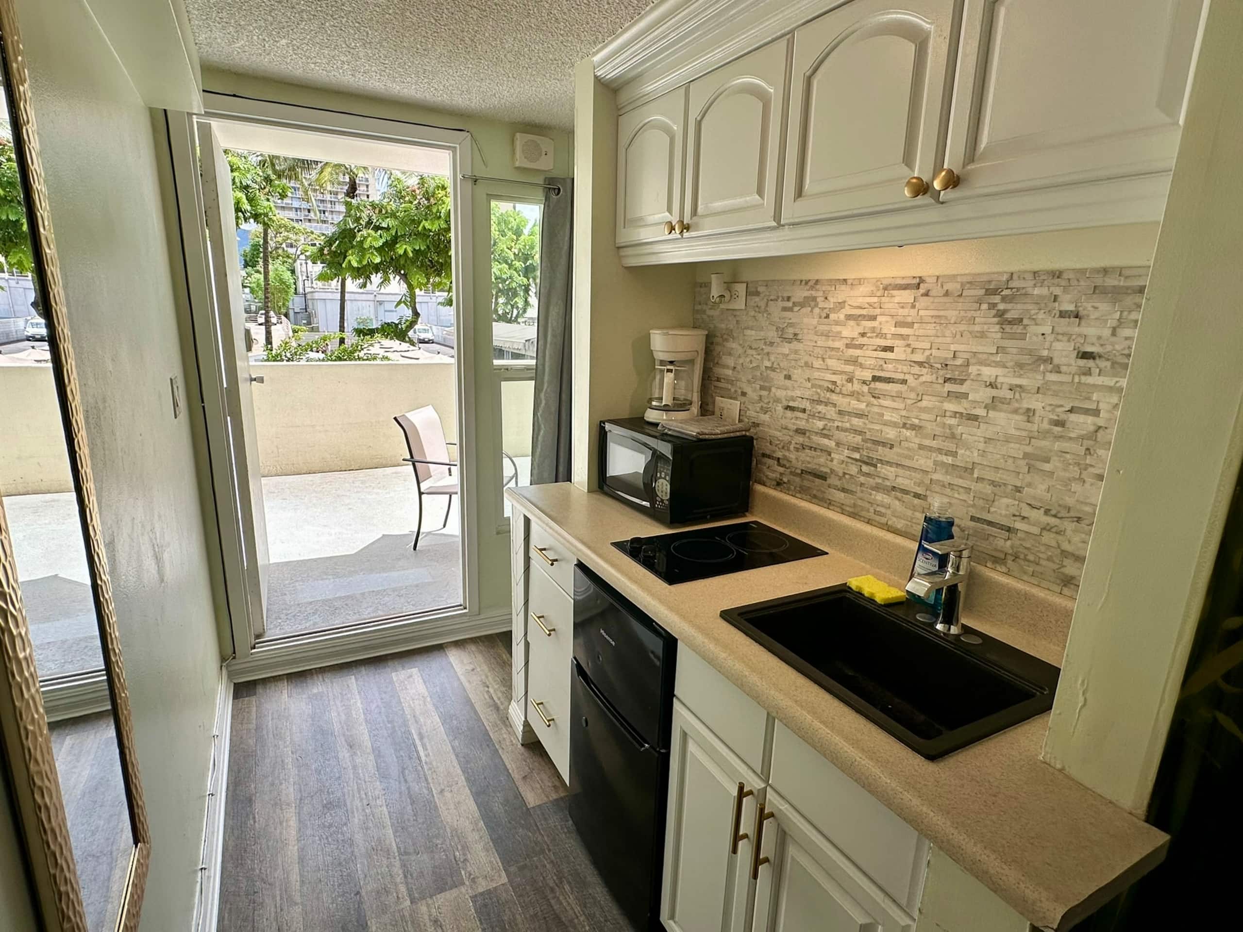 Romantic Beachside Studio for 2. Walk to the beach - Photo 2