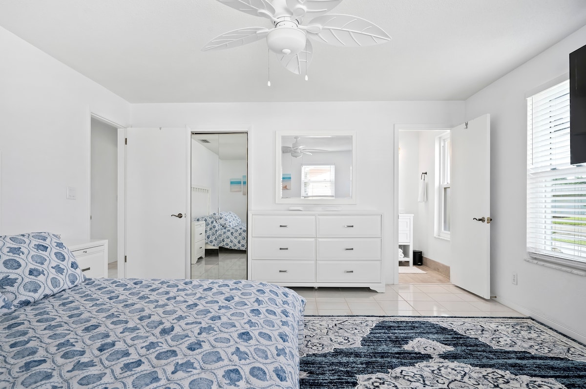 150 Steps to the Beach, Sleeps 5