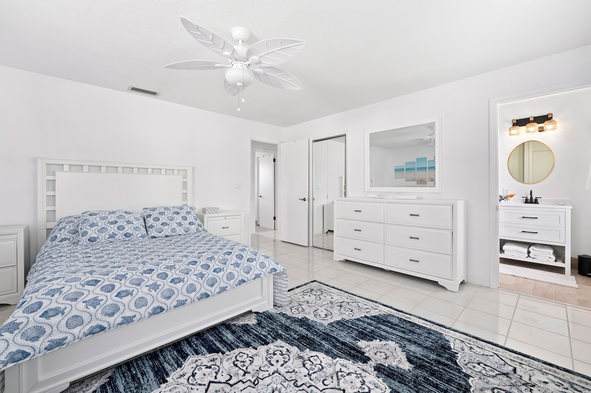 150 Steps to the Beach, Sleeps 5