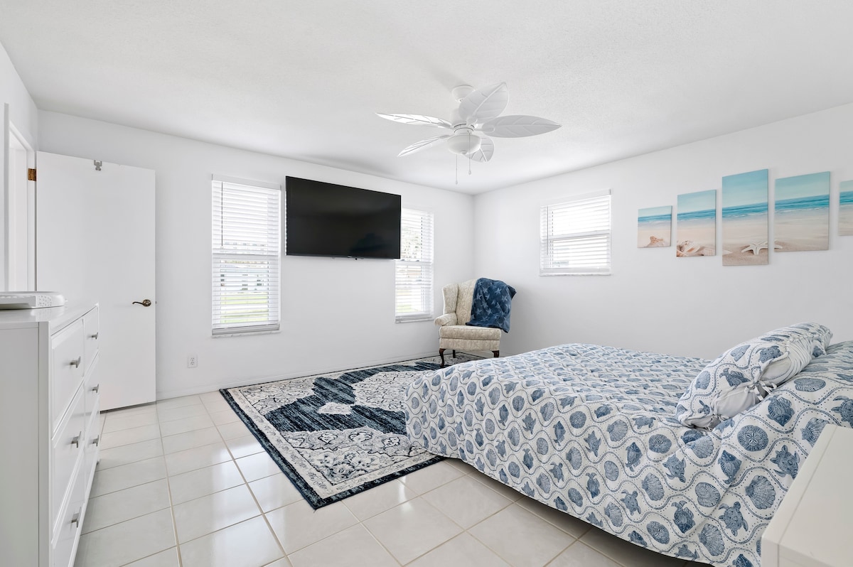150 Steps to the Beach, Sleeps 5