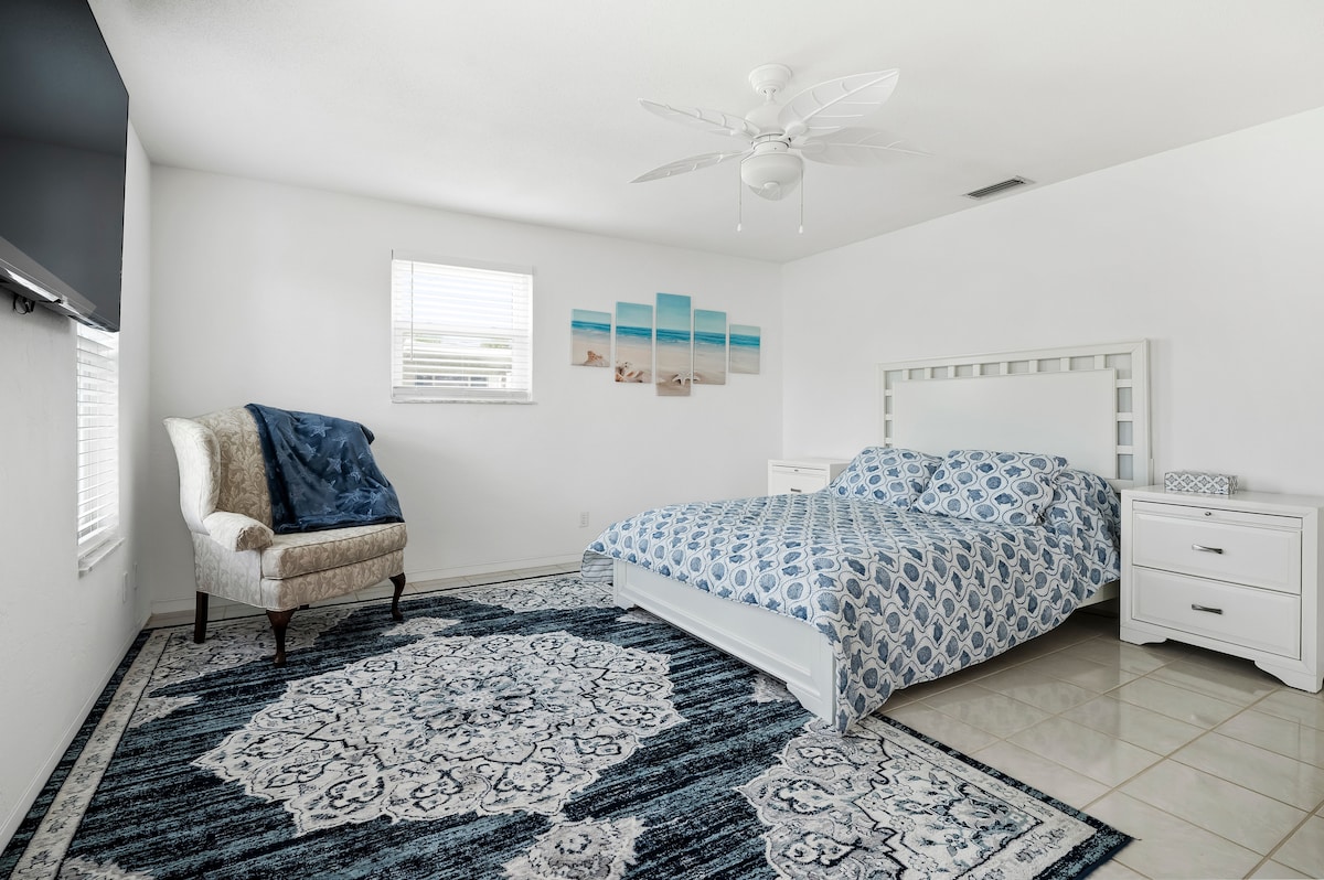 150 Steps to the Beach, Sleeps 5