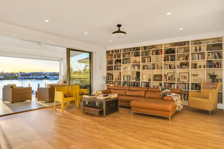 Waterfront-Bay View gallery image 2