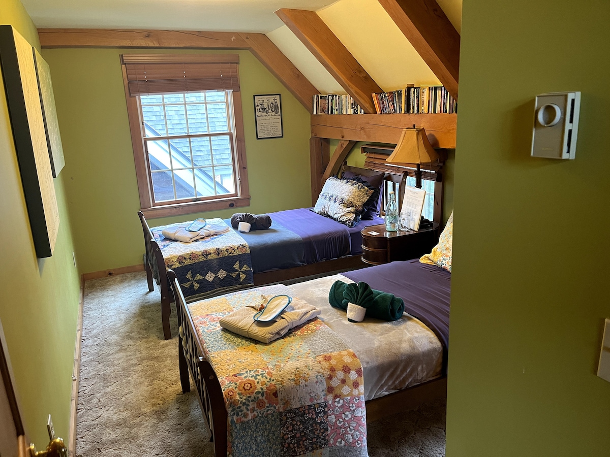 Yeomen - mapacha wawili (wanaweza kuwekwa pamoja ili kumfanya mfalme)