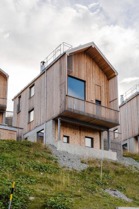 Architect-designed mountain house in Hamra