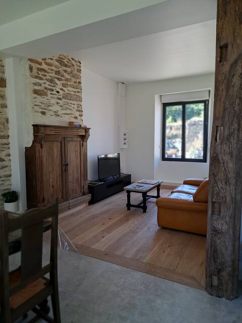 Top Airbnb: Quiet 5-person cottage, equipped for remote work in Plonéour Lanvern