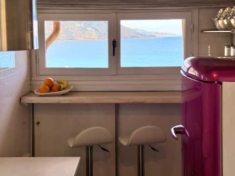 Top performing Airbnb: Nid Sur Mer in Menton
