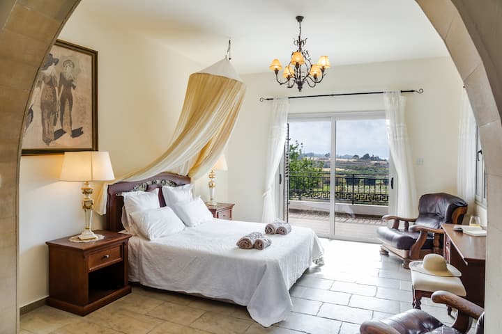 Master bedroom with ensuite bathroom and WC.