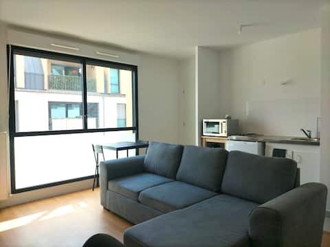 Parisian suburban studio