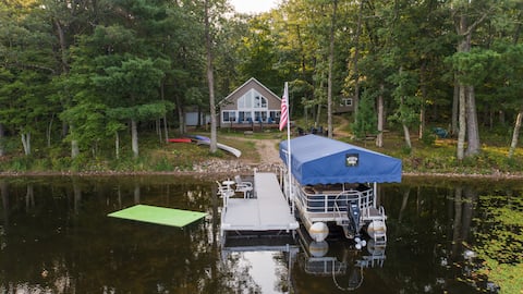 Nice Lake Escape Hot Tub Pontoon