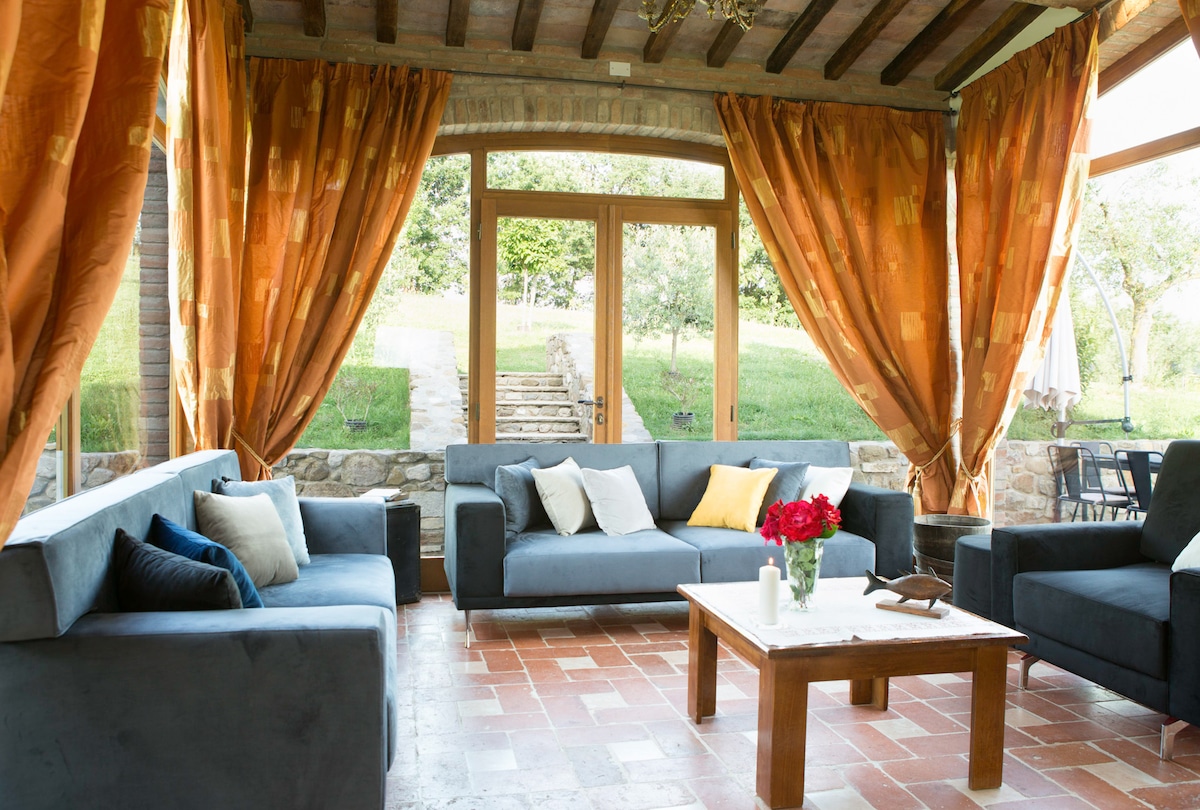 Annonce Airbnb populaire: 2 / 8px house on Tuscan Borders à Umbertide