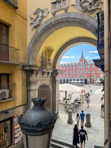 Apartamento Mágico en el corazón de Plaza Mayor gallery image 3