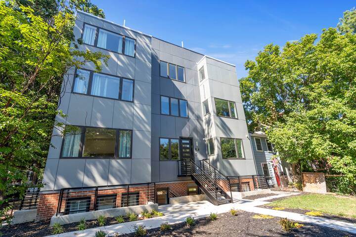 Townhouse at Capitol Hill 1 with Rooftop gallery image 2