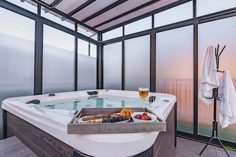 Grande Prima Lux - Jacuzzi & Entertainment