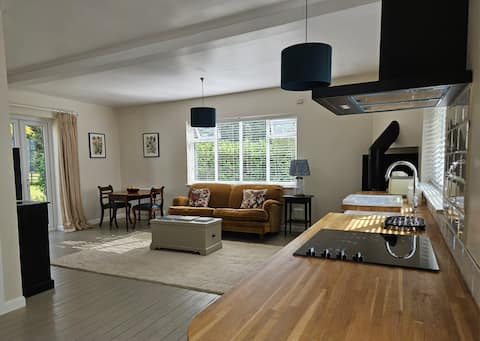 Top performing Airbnb: The Garden Room, one bedroom apartment in East Hampshire