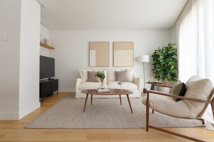 Dúplex con piscina y garaje en Ciudad Jardín.