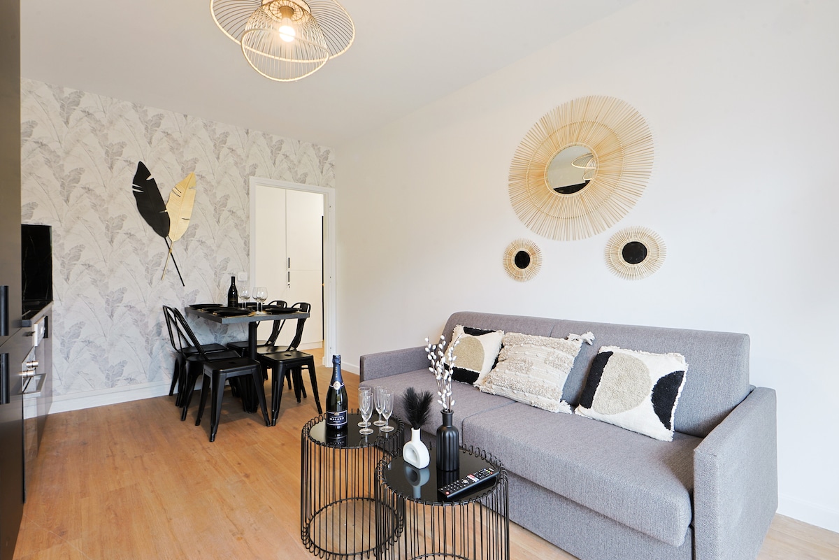 Top Airbnb: Luxury apartment with terrace à Bagnolet