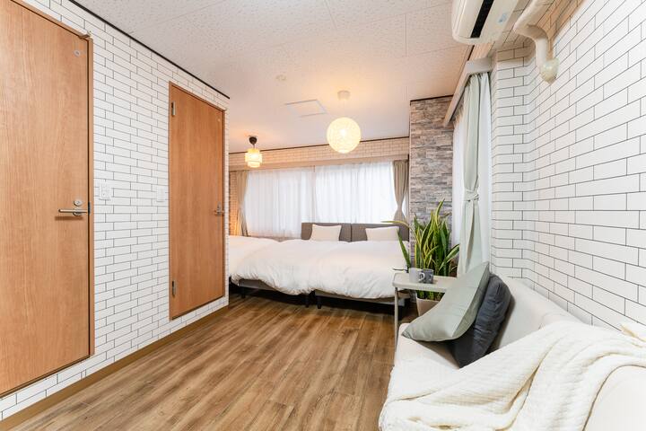 Tokyo, Private, Airport Direct, 7 Beds, PAX10, 2BR gallery image 2