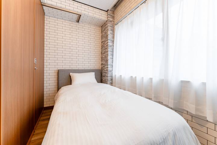 Tokyo, Private, Airport Direct, 7 Beds, PAX10, 2BR gallery image 5