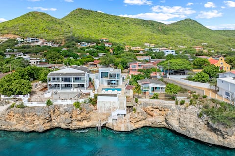 Lagun | Stunning seafront villa near Playa Lagun