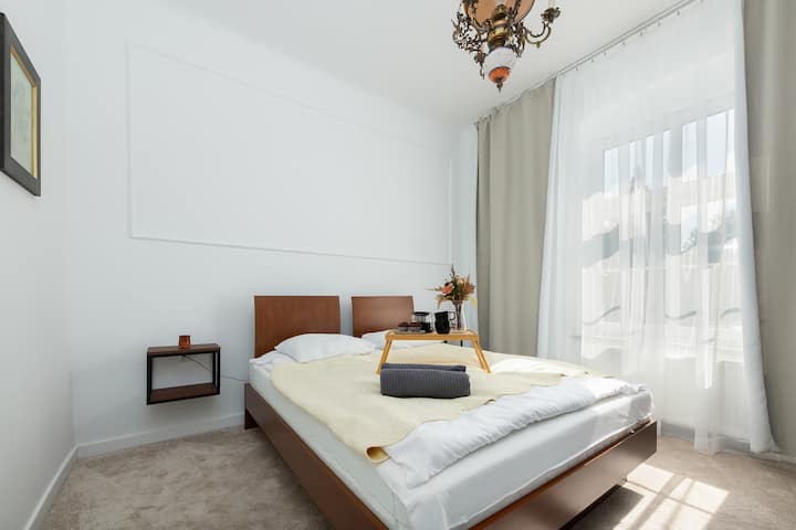 Спалня с двойно легло | Резервирайте сега с RENTUJEMY.COM