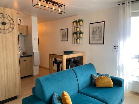 Top performing Airbnb: Clochette 5pax Disneyland Paris in Montévrain