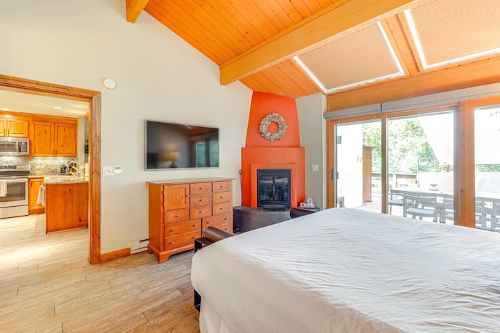 مدفأة مريحة وتلفزيون الإطار