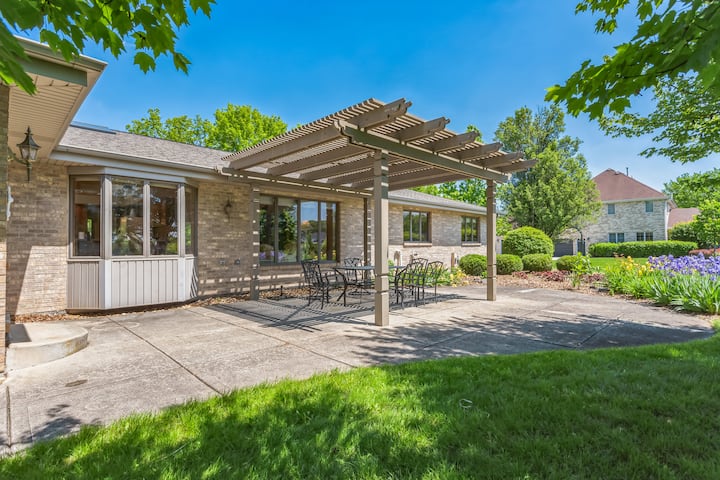 Quaint Ranch Quaint Ranch with a Gym - Houses for Rent in New Lenox, Illinois ...