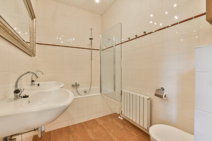 Rustig appartement met balkon in Amsterdam Centrum gallery image 5