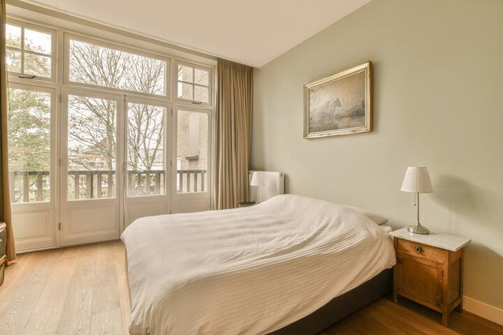 Rustig appartement met balkon in Amsterdam Centrum gallery image 4